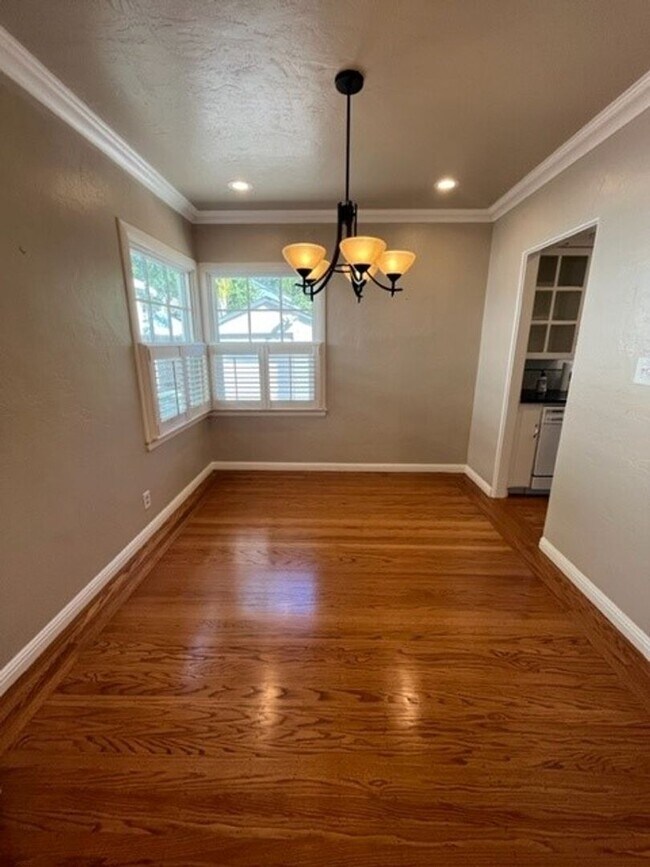 Foto del edificio - Beautiful 2bed 1bath home in East Sac- Min...