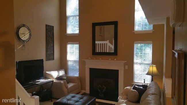 Foto del edificio - 3 br, 2.5 bath Townhome - 228 Blue Robin Way