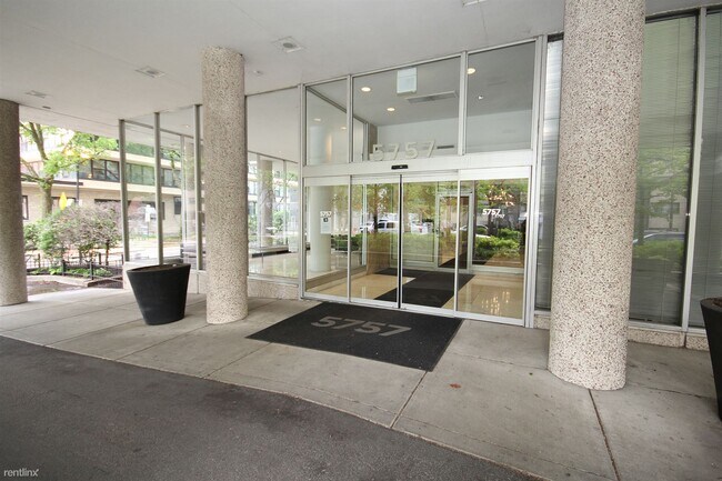 Foto del edificio - 1 br, 1 bath Condo - 5757 N Sheridan Rd Ap...