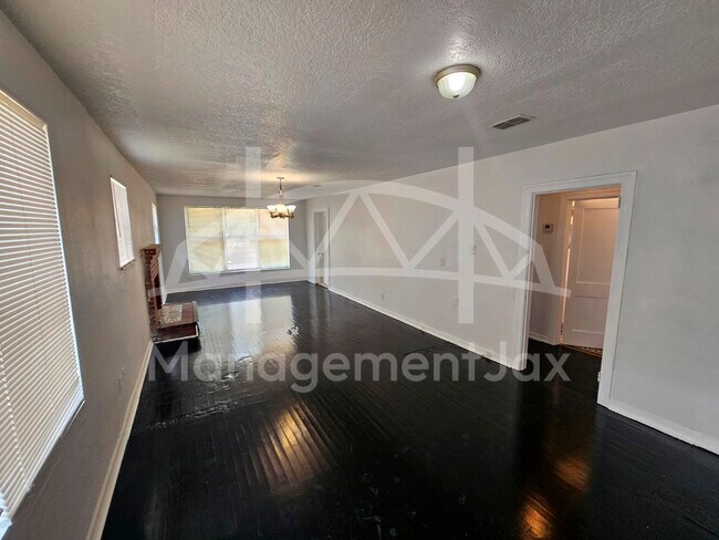 Building Photo - 1664 W 15th St