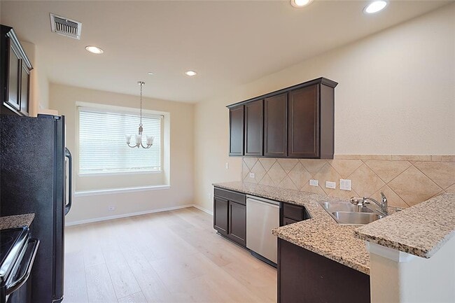 Foto del edificio - 516 E Slaughter Ln