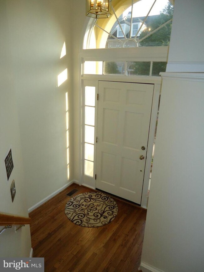 Building Photo - 14612 Creek Valley Ct