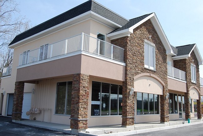 Building Photo - 4776 N French Rd
