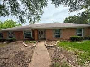 Building Photo - 2805 Westwood Dr