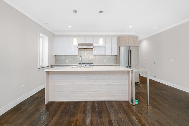 Foto del edificio - 1320 W Lexington St