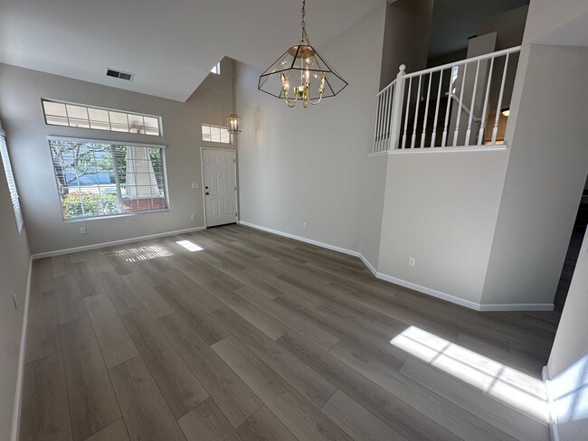 Foto del edificio - Beautiful 3 Bedroom, 2.5 Bath Antioch Home