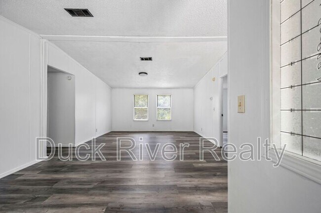 Foto del edificio - 513 Fairview Dr