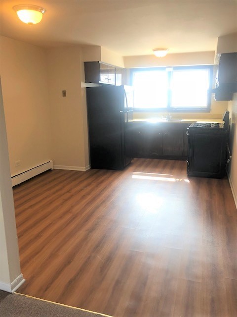Primary Photo - 1371 River Dr