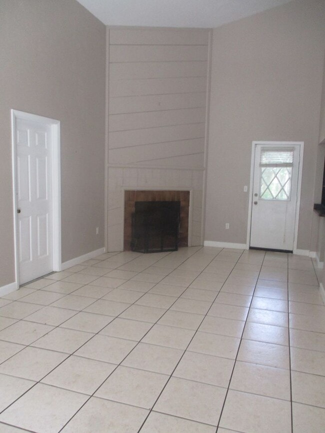 Building Photo - 3BR/2BA Home with Bonus/Game Room in Quiet Residential Neighborhood
