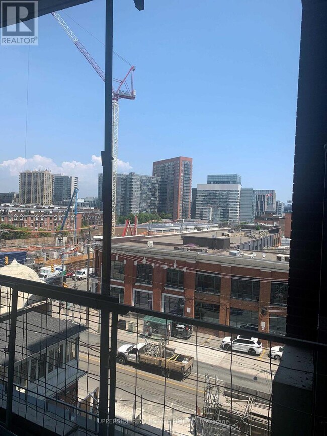 Photo du bâtiment - 270 Dufferin St