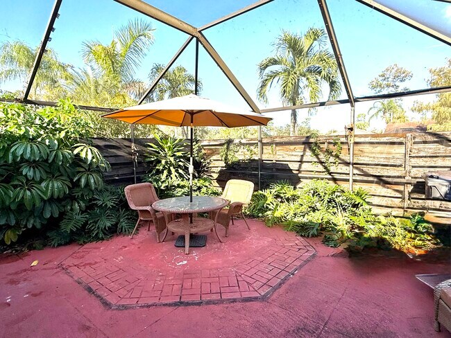 Foto del edificio - 1275 Periwinkle Pl