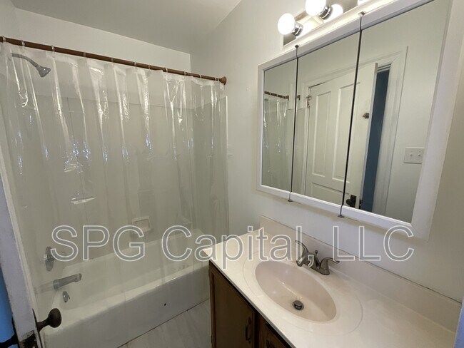 Foto del edificio - 948 E Market St
