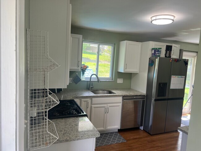 Foto del edificio - 414 Wyndhurst Dr