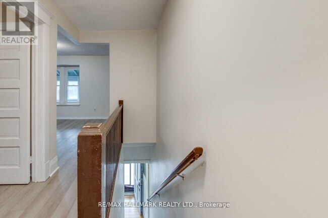 Photo du bâtiment - 576 Ossington Ave