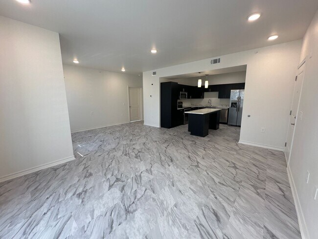 Interior Photo - Hampton Astoria