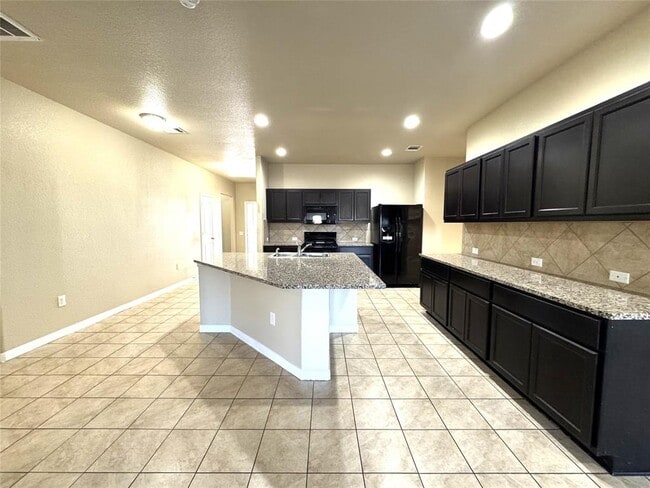 Building Photo - 1429 Maier Dr