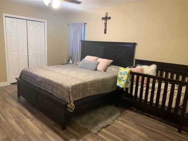 Foto del edificio - 216 Katherine St