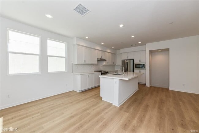 Building Photo - 3 br, 3.5 bath House - 115 Allusion