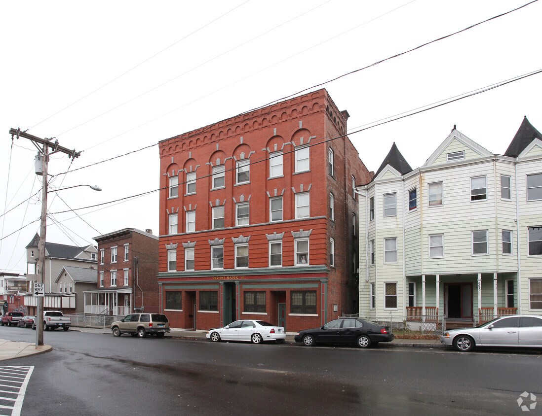 Primary Photo - 985-987 Bank St