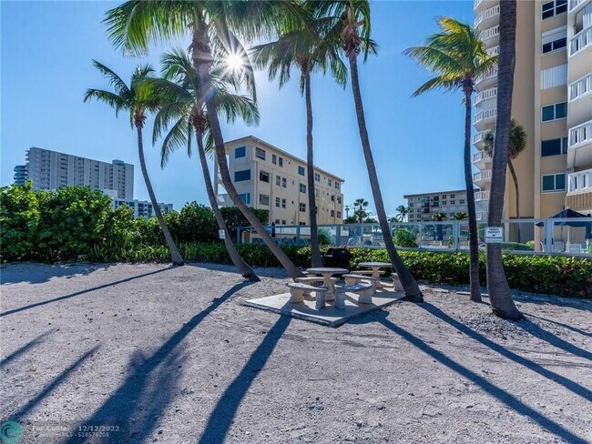 Building Photo - 1012 N Ocean Blvd