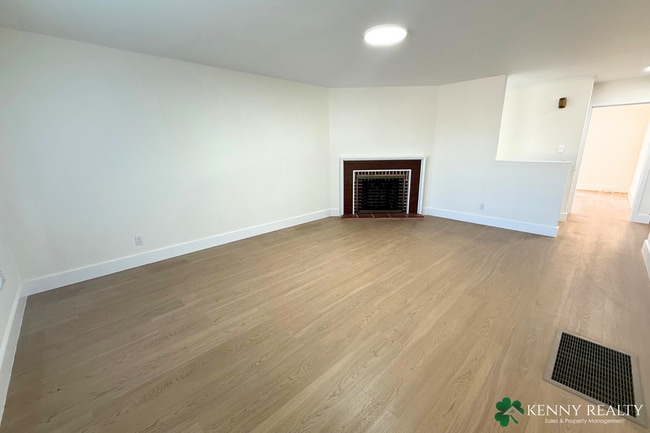 Building Photo - Remodeled 4BR/2BA Home w/ Dual Kitchens + New Appliances — Daly City