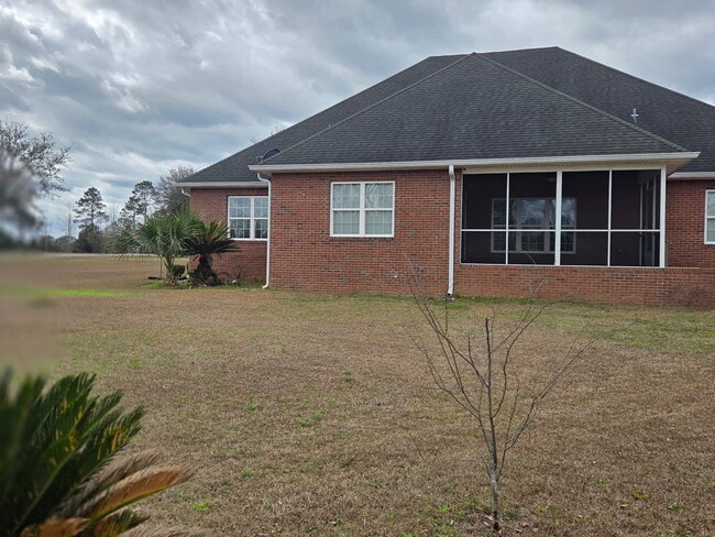 Foto del edificio - 565 Twin Ponds Dr