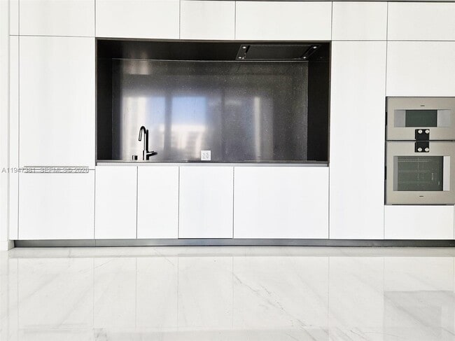 Foto del edificio - 300 Biscayne Blvd Way