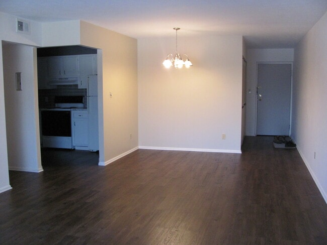 Building Photo - 20333 Detroit Rd