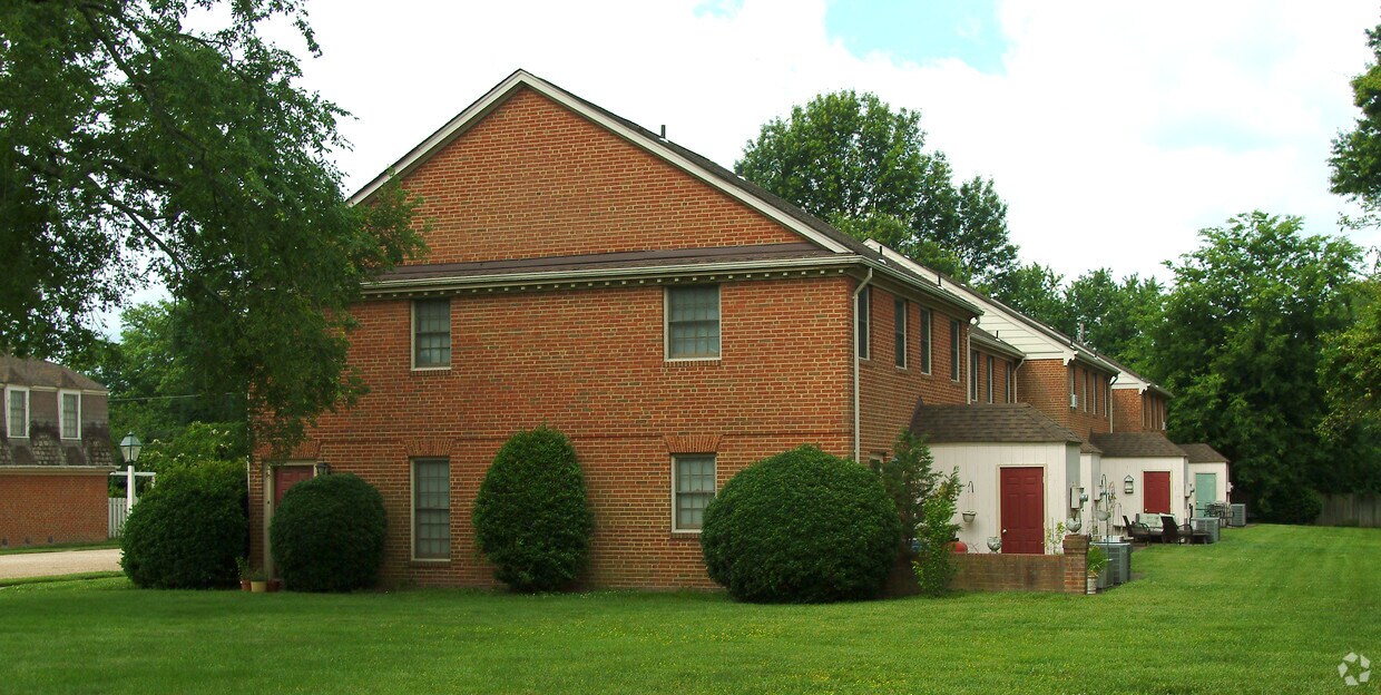 Foto del edificio - 3812 Hermitage Rd