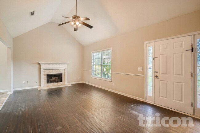 Foto del edificio - 5911 Dunn Rd