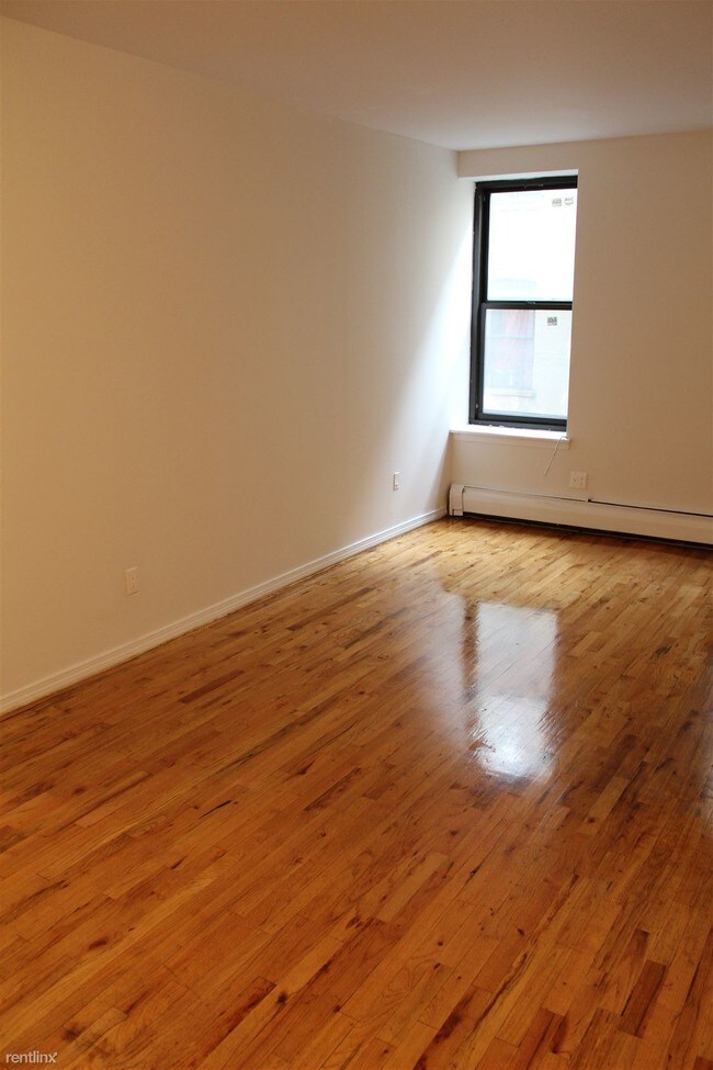 Building Photo - 148 Parkside Ave