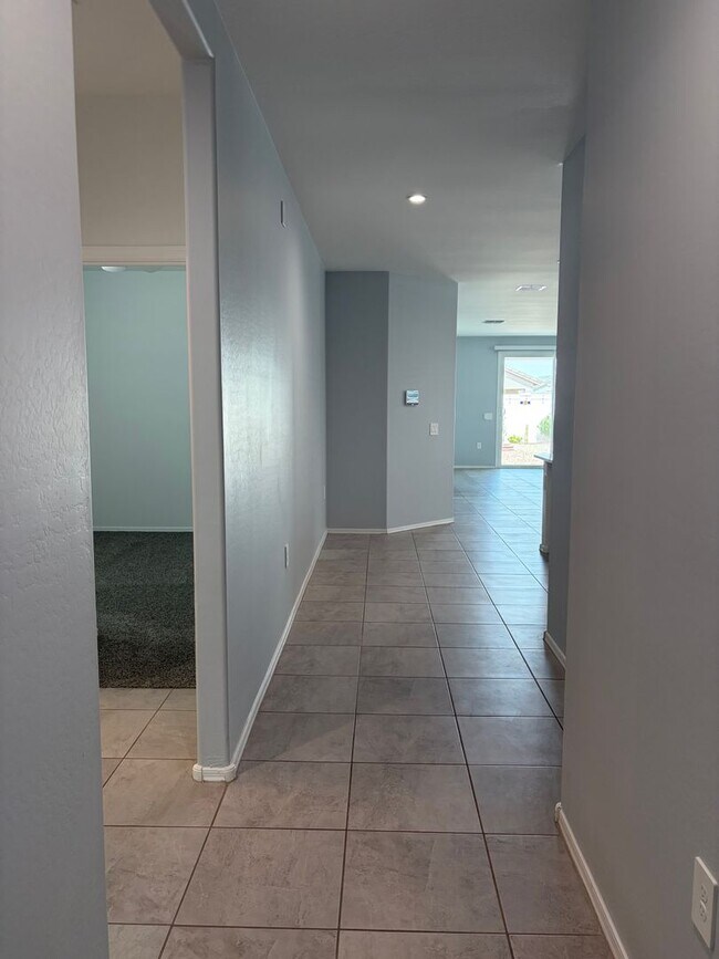 Foto del edificio - 36202 W San Alvarez Ave