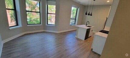 Building Photo - 3611 N Greenview Ave