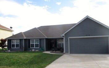 Building Photo - 2719 Anderson Dr