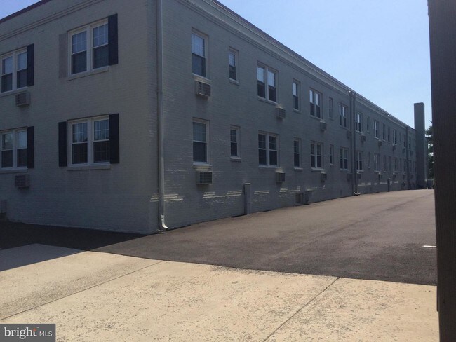 Building Photo - 416 Bashford Ln