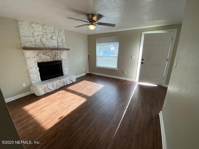 Building Photo - 1323 Solar Cir