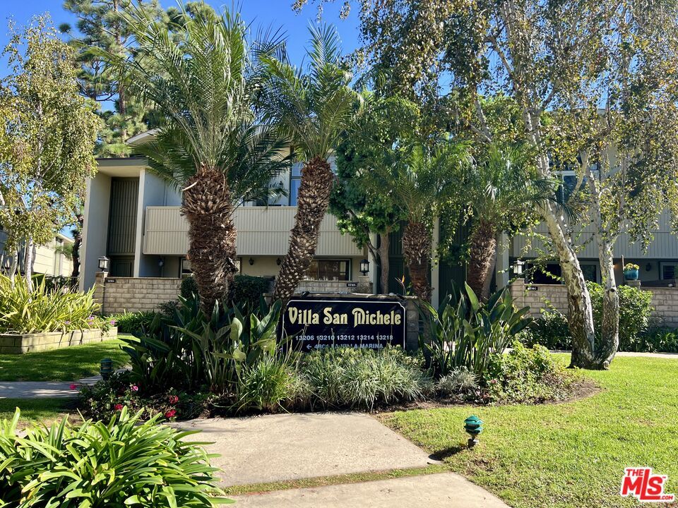 Foto principal - 13218 Fiji Way