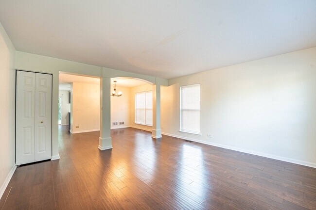 Foto del edificio - 965 Summerhill Dr