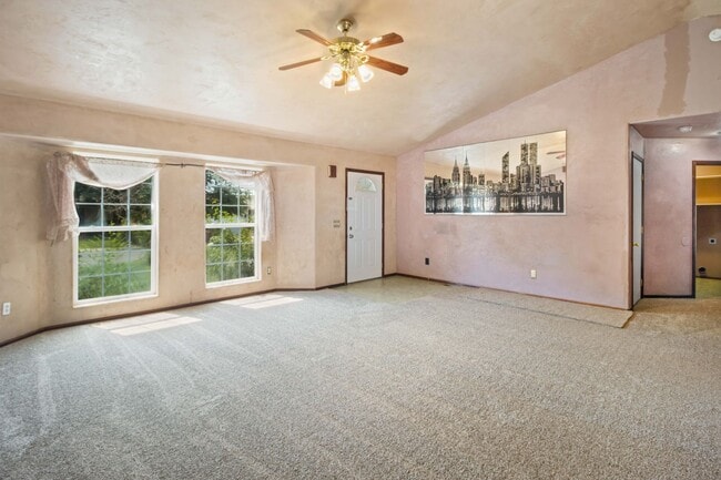 Building Photo - Single Family Home in Silt for Rent