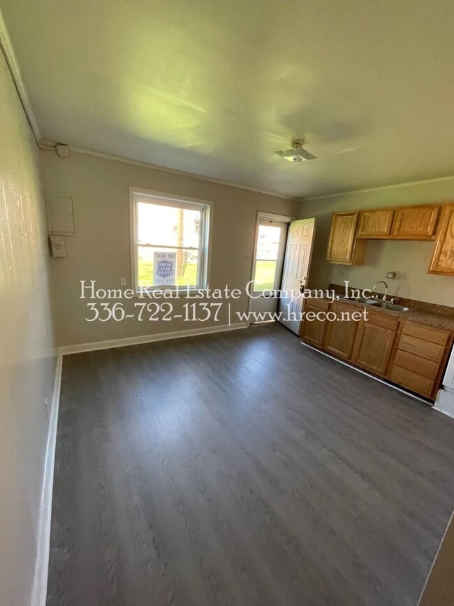 Building Photo - Cambridge Apartments | 611 W. 23rd Street ...