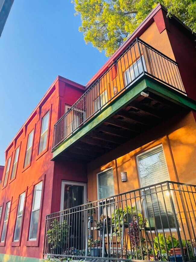 Foto del edificio - 2411 Brownsboro Rd