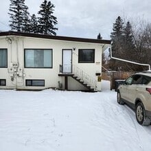 Building Photo - 2217 Pine St