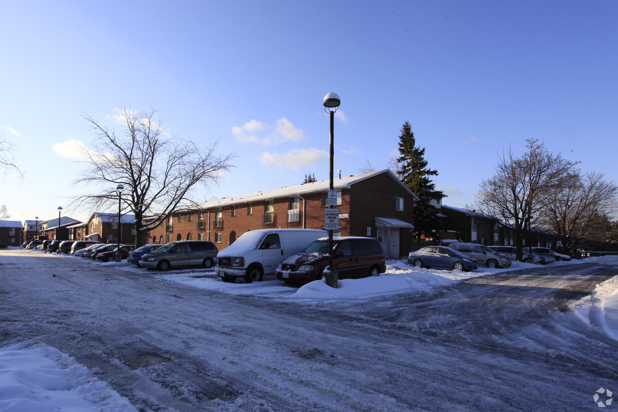 Photo du bâtiment - Woburn Village