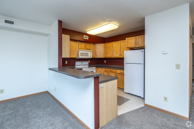 2BR, 1BA - 1,041SF - Kitchen - Kassenborg Apartments