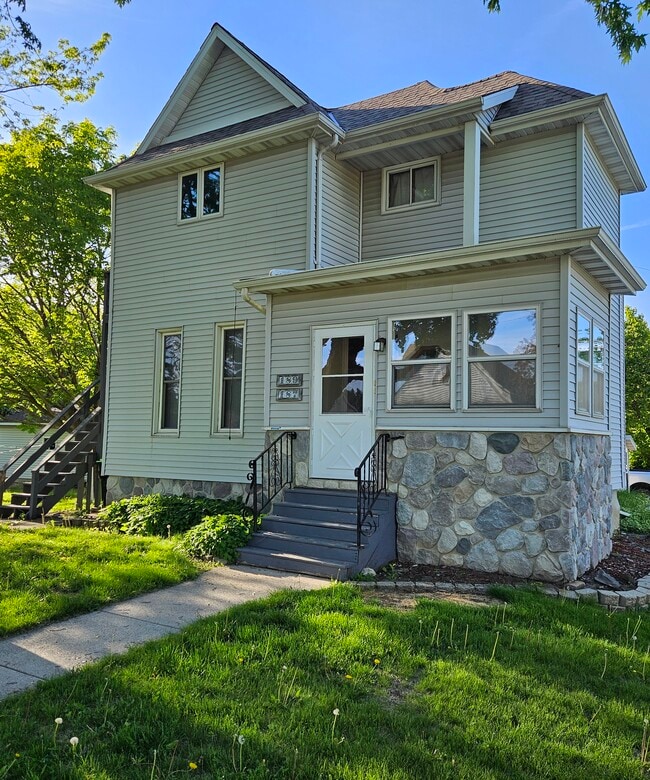 Building Photo - 187 E Gilson Ave