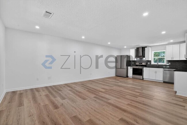 Building Photo - Unit 1