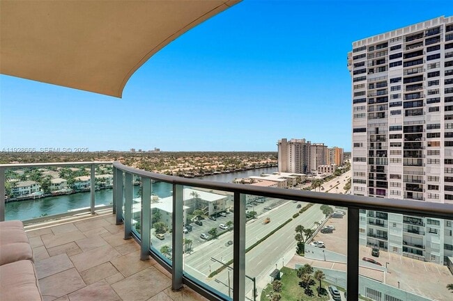 Foto del edificio - 2501 S Ocean Dr