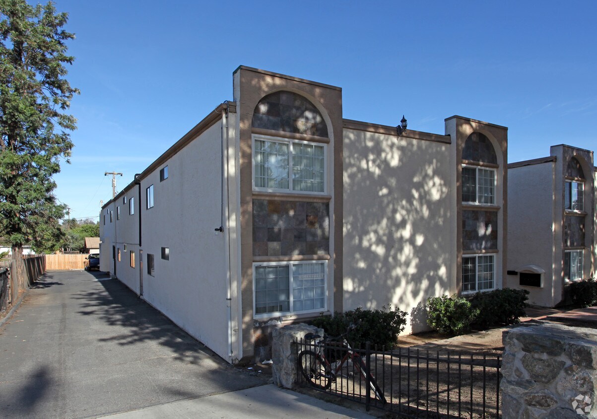 817 B St, Ramona, CA 92065 Apartments in Ramona, CA