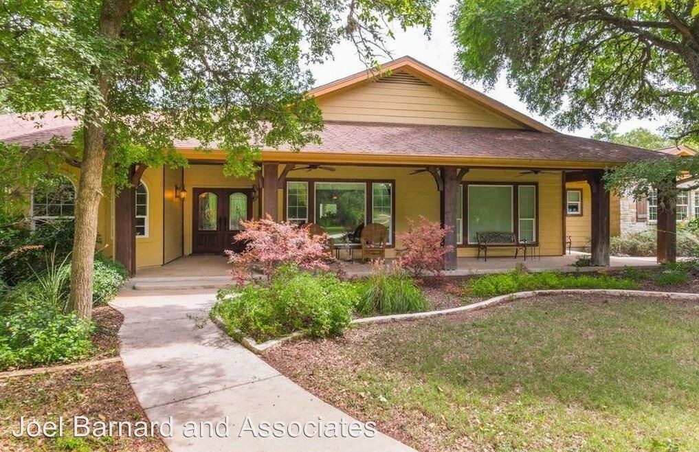 Primary Photo - 4 br, 3 bath House - 422 Thousand Oaks Loop