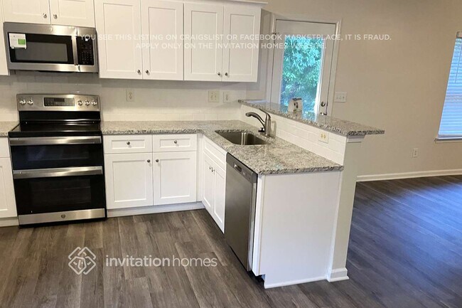 Building Photo - 2204 Golden Larch Ln